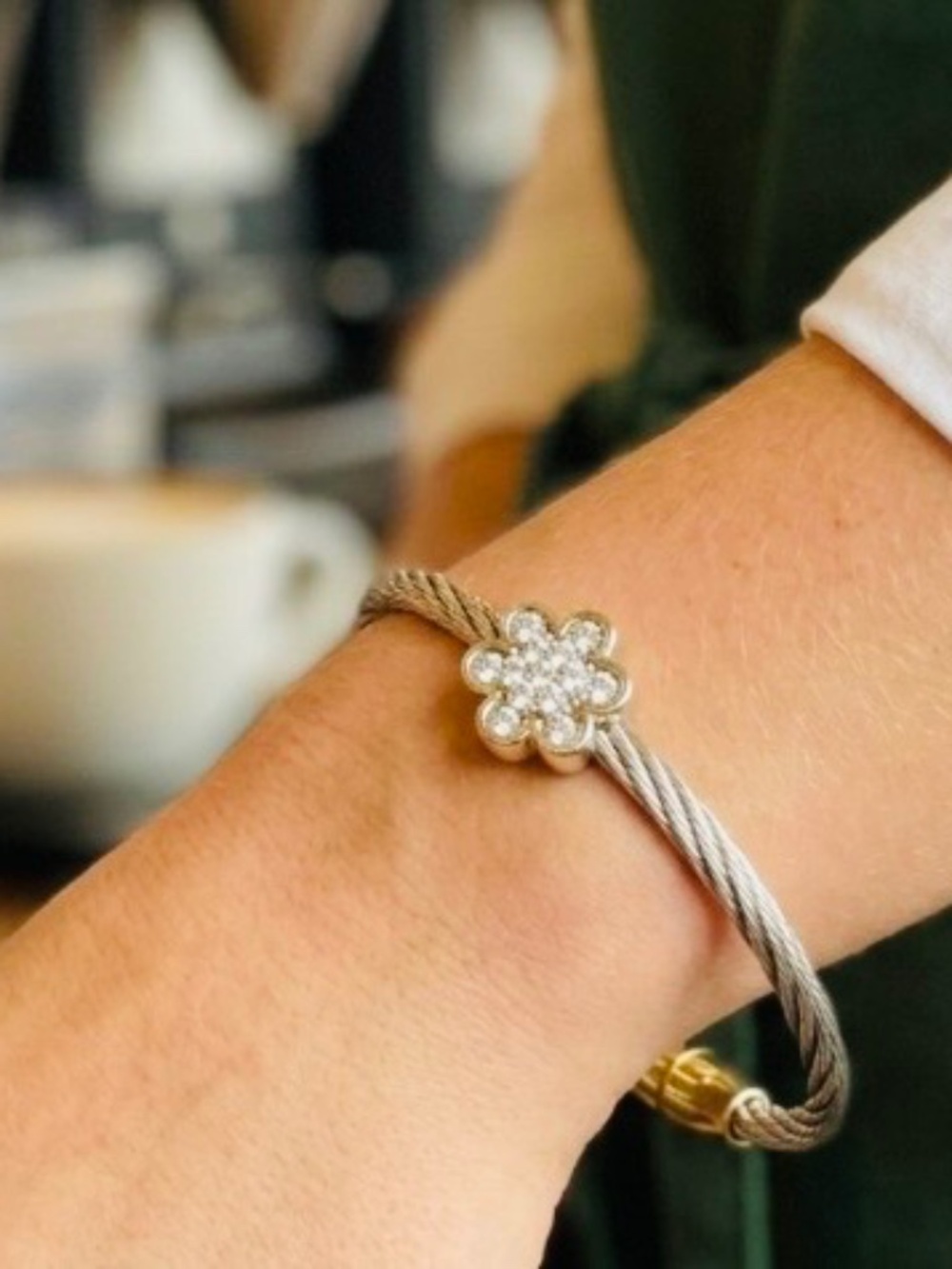 Silver Tone Twisted Cable Bangle Bracelet Rhinestone Flower Magnetic Clasp